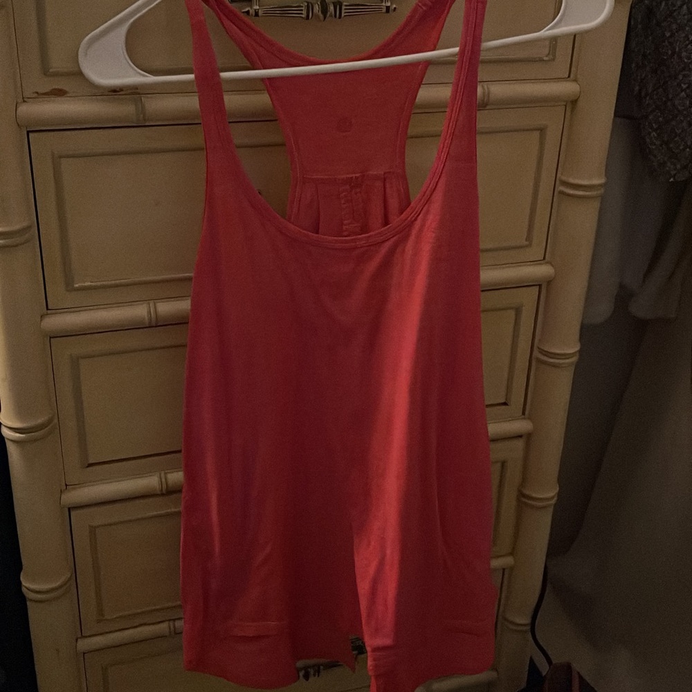 Lululemon tank red pink color
